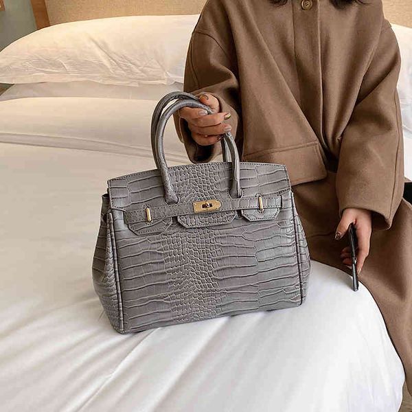 french niche women's 2020 new autumn fashion versatile messenger texture crocodile bag
french niche women's 2020 new autumn fashion versatile messenger texture crocodile bag
