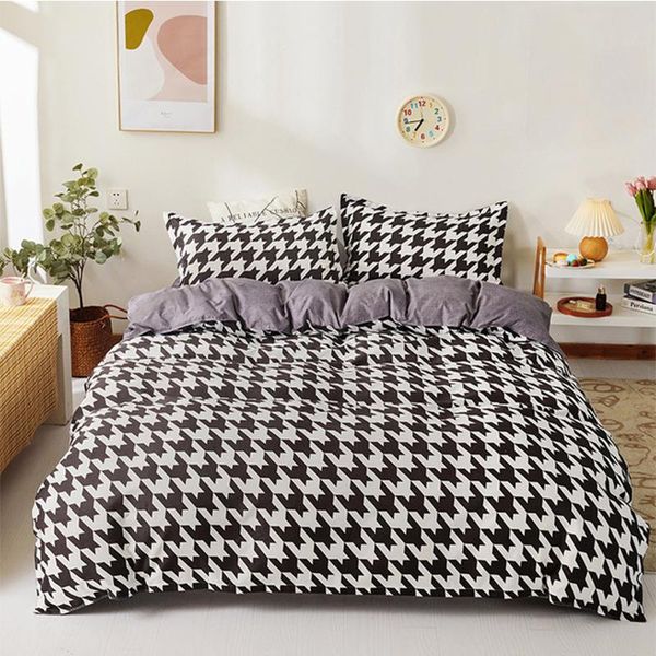 bedding sets modern nordic duvet cover with pillowcase 240x220 king size quilt set single double bed linen sheet
bedding sets modern nordic duvet cover with pillowcase 240x220 king size quilt set single double bed linen sheet