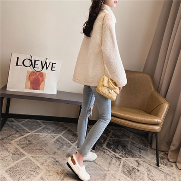 lapel solid jacket woman simple long sleeve faux lamb wool loose coats ladies winter warm single breasted slim jacket women 2021, Black;brown
lapel solid jacket woman simple long sleeve faux lamb wool loose coats ladies winter warm single breasted slim jacket women 2021, Black;brown