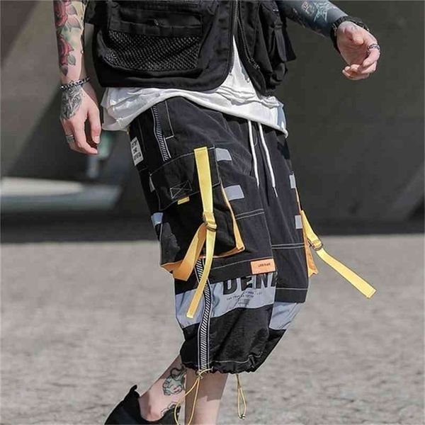 new arrival multi pocket hip hop shorts men ribbon elastic waist shorts harajuku streetwear mens cargo short pants male 210330, White;black
new arrival multi pocket hip hop shorts men ribbon elastic waist shorts harajuku streetwear mens cargo short pants male 210330, White;black