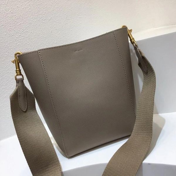 evening bags 2021 luxury wide shoulder strap messenger bag women bucket fashion all-match large-capacity genuine leather handbag
evening bags 2021 luxury wide shoulder strap messenger bag women bucket fashion all-match large-capacity genuine leather handbag
