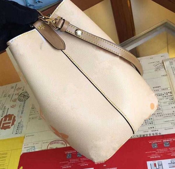 l hands designer bb luxury bag bucket tote neonoe purses fashion women shoulders bags lady totes hand with shoulder strap
l hands designer bb luxury bag bucket tote neonoe purses fashion women shoulders bags lady totes hand with shoulder strap