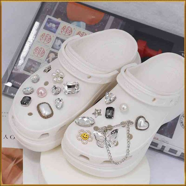 crocses charms designer diy butterfly pin shoe buckle smiley face crystal pearl decaration for croc jibz clogs women girls gifts, Bronze;silver
crocses charms designer diy butterfly pin shoe buckle smiley face crystal pearl decaration for croc jibz clogs women girls gifts, Bronze;silver