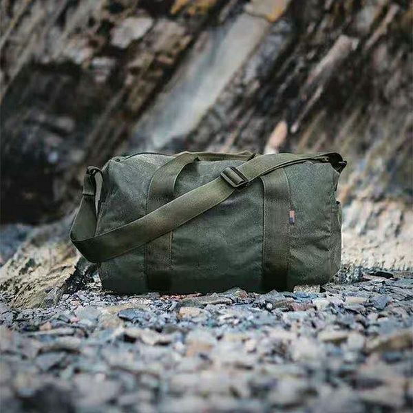 american style travel bag retro oil wax canvas fitness outdoor water-repellent male and female large-capacity tote duffel bags
american style travel bag retro oil wax canvas fitness outdoor water-repellent male and female large-capacity tote duffel bags