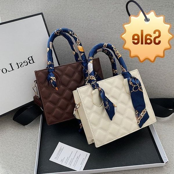 foreign style texture small women's 2021 spring new trend portable princess korean fashion shoulder bag
foreign style texture small women's 2021 spring new trend portable princess korean fashion shoulder bag