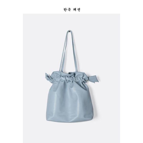 cross body women's bag 2021 literary draw rope bundle shoulder simple hundred large-capacity bucket
cross body women's bag 2021 literary draw rope bundle shoulder simple hundred large-capacity bucket