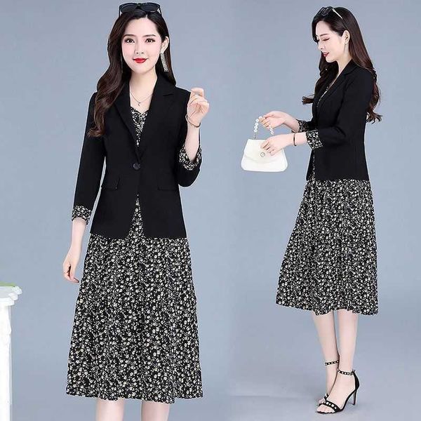2021 drs suit women's spring and autumn fashion celebrity two piece floral suspender skirt, Black;gray
2021 drs suit women's spring and autumn fashion celebrity two piece floral suspender skirt, Black;gray