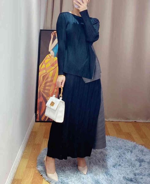 ladies skirt 2021 spring women's miyak fold fashionable high-elastic color matching shirt + half skirt two-piece suit round neck, White
ladies skirt 2021 spring women's miyak fold fashionable high-elastic color matching shirt + half skirt two-piece suit round neck, White