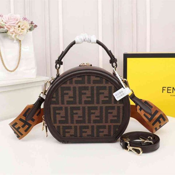 the latest bag in 2021, star's same one shoulder messenger , super and super a, full of fashion sense zly bags
the latest bag in 2021, star's same one shoulder messenger , super and super a, full of fashion sense zly bags