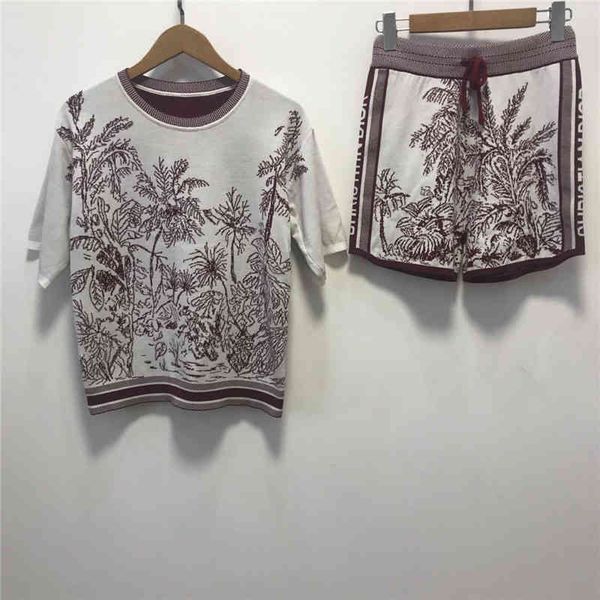 design clothing holiday style summer new fashion coconut ice silk short sleeve shorts knitted suit women, White
design clothing holiday style summer new fashion coconut ice silk short sleeve shorts knitted suit women, White