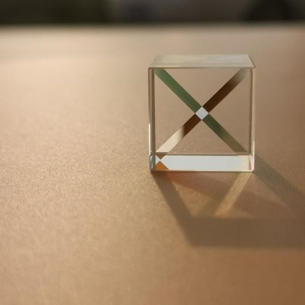 15mm or 12.7mm cubic science cube optical prisma pography with hexahedral prism home decoration glass only 1pcs novelty items
15mm or 12.7mm cubic science cube optical prisma pography with hexahedral prism home decoration glass only 1pcs novelty items