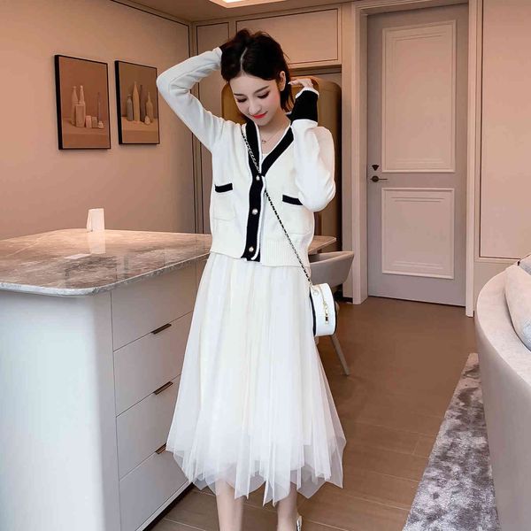 comelautumn knitwear retro button long-sleeved knit cardigan outwear 2 piece elastic waist mesh dress set women 210515, White
comelautumn knitwear retro button long-sleeved knit cardigan outwear 2 piece elastic waist mesh dress set women 210515, White
