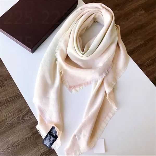2021 new men's and women's scarves oversized classic plaid scarf designer luxury gold and silver plaid shawl dual-use office size, Blue;gray
2021 new men's and women's scarves oversized classic plaid scarf designer luxury gold and silver plaid shawl dual-use office size, Blue;gray