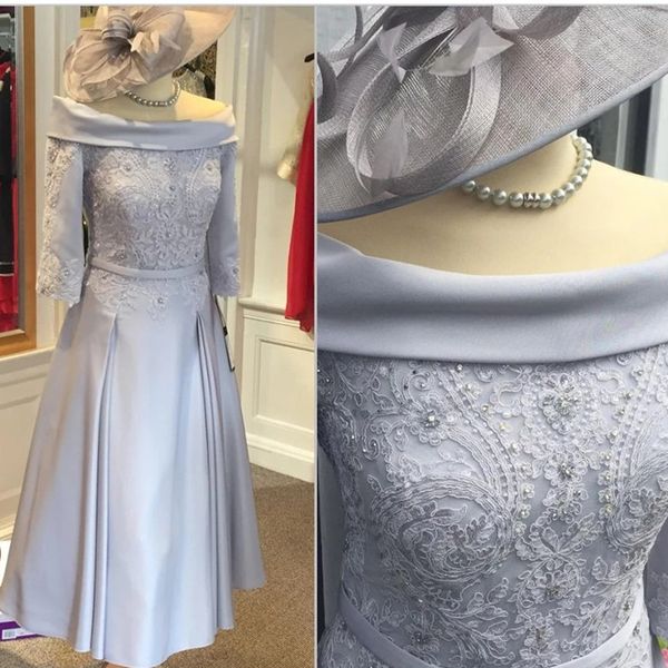 elegant mother of the bride dresses satin beaded lace appliqued tea length wedding guest dress evening gowns formal party wear, Black;red
elegant mother of the bride dresses satin beaded lace appliqued tea length wedding guest dress evening gowns formal party wear, Black;red