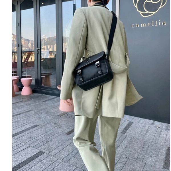 nylon cloth postman bag three one men's and women's general oblique cross new summer small large capacity purses clearance
nylon cloth postman bag three one men's and women's general oblique cross new summer small large capacity purses clearance