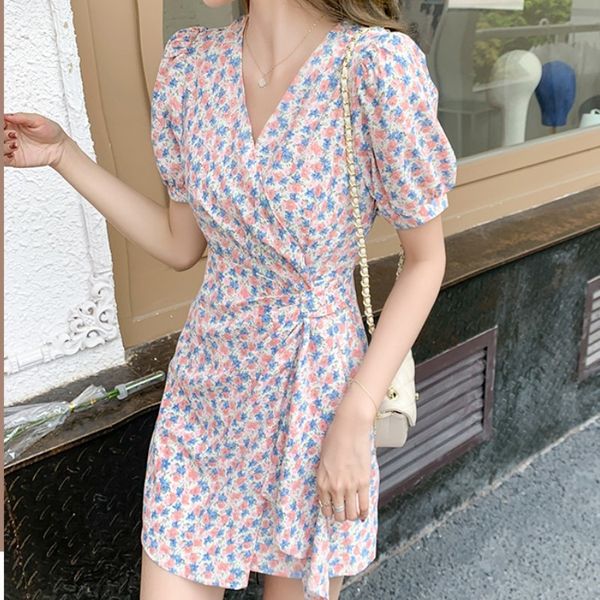 women summer vintage sweet flower chiffon ruched dress elegant v-neck high waist puff sleeves casual mini dress 210518, Black;gray
women summer vintage sweet flower chiffon ruched dress elegant v-neck high waist puff sleeves casual mini dress 210518, Black;gray