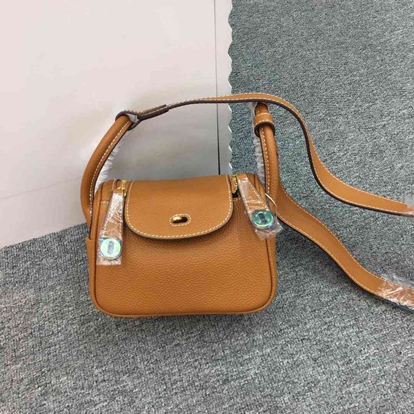 designer bagstogo leather h ld 19cm golden hardware first layer cowhide wide shoulder strap one-shoulder messenger bag female fashion 2021 n
designer bagstogo leather h ld 19cm golden hardware first layer cowhide wide shoulder strap one-shoulder messenger bag female fashion 2021 n