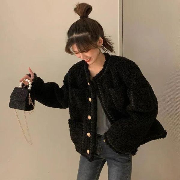women's jackets marubof lamb wool coat women elegant 2021 korean fashion female jacket thick outwear winter luxury long sleeve vintage, Black;brown
women's jackets marubof lamb wool coat women elegant 2021 korean fashion female jacket thick outwear winter luxury long sleeve vintage, Black;brown