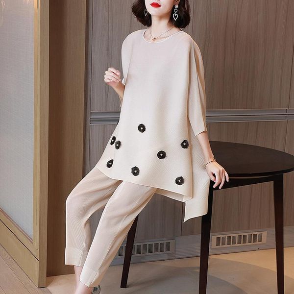 women's two piece pants wrinkled foreign style port suit retro chi autumn loose large temperament aging fashion, White
women's two piece pants wrinkled foreign style port suit retro chi autumn loose large temperament aging fashion, White