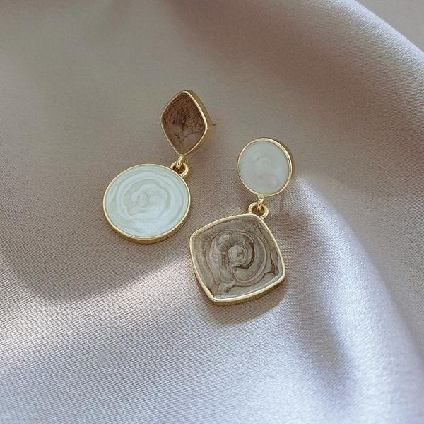 stud earrings for women 2021 fashion jewelry earings temperament asymmetric geometric grace trendy, Golden;silver
stud earrings for women 2021 fashion jewelry earings temperament asymmetric geometric grace trendy, Golden;silver