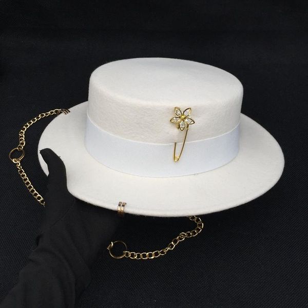 stingy brim hats 2021 winter arrival white wool hat for women with ceiling chain pin wide-brim fedora tide england, Blue;gray
stingy brim hats 2021 winter arrival white wool hat for women with ceiling chain pin wide-brim fedora tide england, Blue;gray