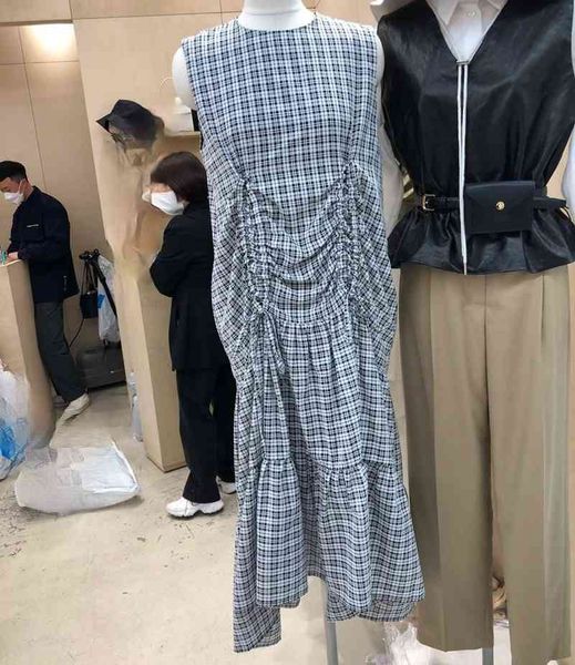 summer sleeveless woman plaid dress temperament slim vestidos mujer chic shirring designed fresh dresses women 210514, Black;gray
summer sleeveless woman plaid dress temperament slim vestidos mujer chic shirring designed fresh dresses women 210514, Black;gray