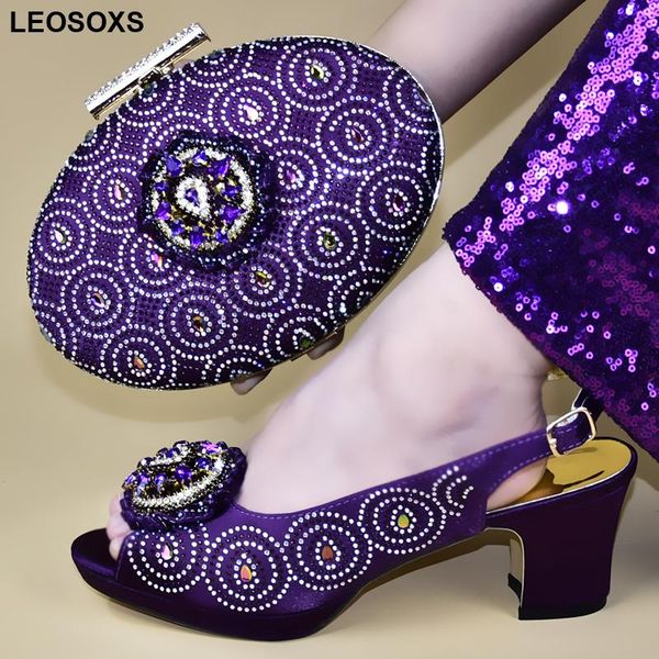 woman shoes 2021 spring italian designer and bags matching set ladies bag decorated with rhinestone dress, Black
woman shoes 2021 spring italian designer and bags matching set ladies bag decorated with rhinestone dress, Black