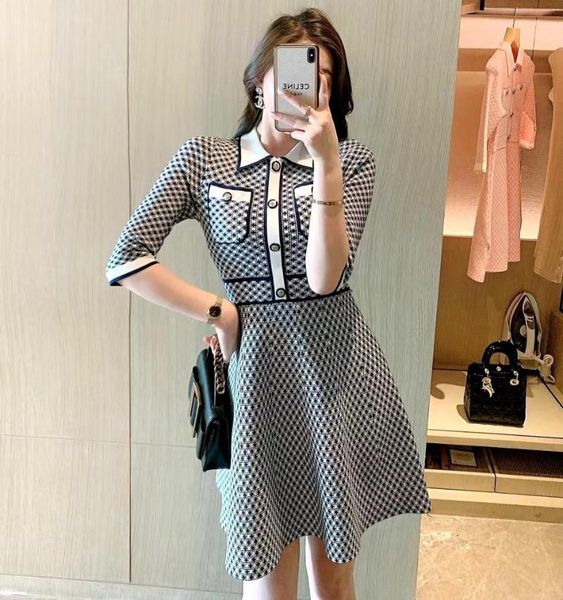 casual dresses 2021 spring and summer style temperament, slim waist, neck knitted 5-sleeve small fragrance dress, female, Black;gray
casual dresses 2021 spring and summer style temperament, slim waist, neck knitted 5-sleeve small fragrance dress, female, Black;gray