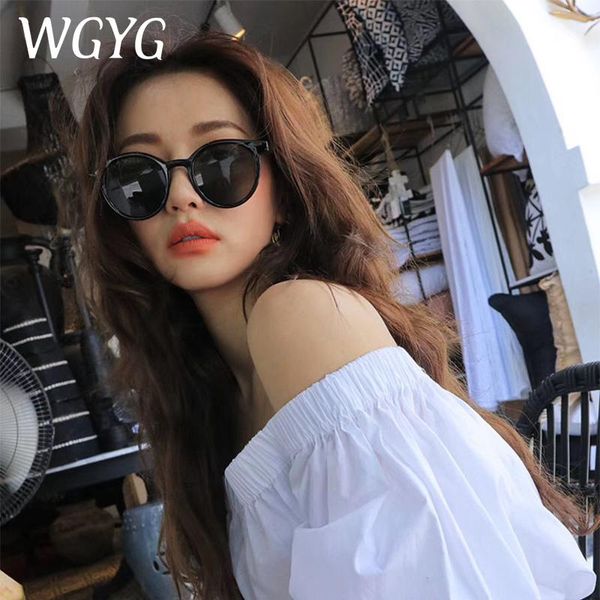 sunglasses cute women's 2021 designer round retro women cat eye small driving glasses uv400, White;black
sunglasses cute women's 2021 designer round retro women cat eye small driving glasses uv400, White;black