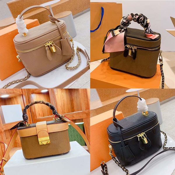 high-quality designer bags cosmetic bag ladies shoulder handbag wallet colorful inner clips multi-function large-capacity 02
high-quality designer bags cosmetic bag ladies shoulder handbag wallet colorful inner clips multi-function large-capacity 02