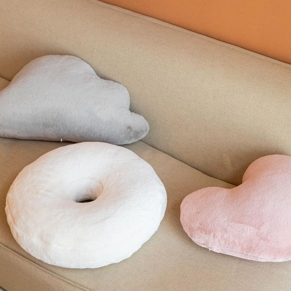 cushion/decorative pillow ins creative abstract love donuts down pillow, fur bed and breakfast soft decoration model room bedside
cushion/decorative pillow ins creative abstract love donuts down pillow, fur bed and breakfast soft decoration model room bedside