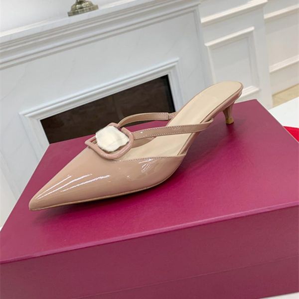 2021 leather slipper sandals, imported painted upper, sheepskin lining, soft and comfortable, goat skin foot pad, extreme luxury, 34-41 3, Black
2021 leather slipper sandals, imported painted upper, sheepskin lining, soft and comfortable, goat skin foot pad, extreme luxury, 34-41 3, Black