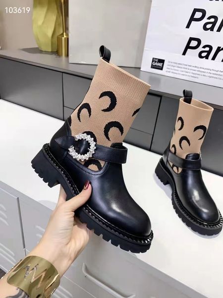 autumn and winter socks high heels fashion knitted elastic boots designer letter shoes women's thick heels large 35-42belt box, Black
autumn and winter socks high heels fashion knitted elastic boots designer letter shoes women's thick heels large 35-42belt box, Black