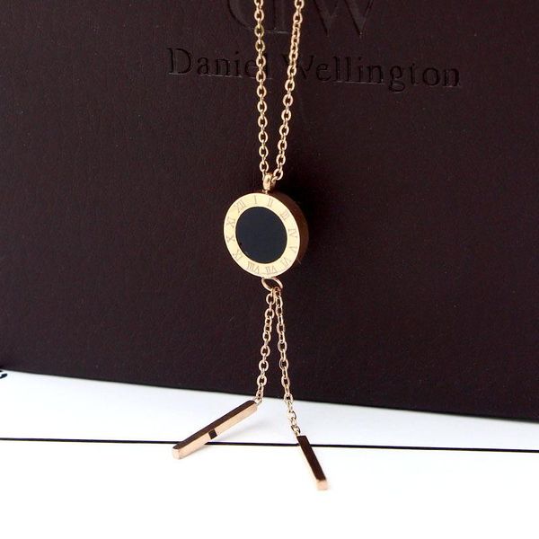pendant necklaces fashion women necklace stainless steel black white shell with roman numeral luxury wedding jewelry collars n0103, Silver
pendant necklaces fashion women necklace stainless steel black white shell with roman numeral luxury wedding jewelry collars n0103, Silver