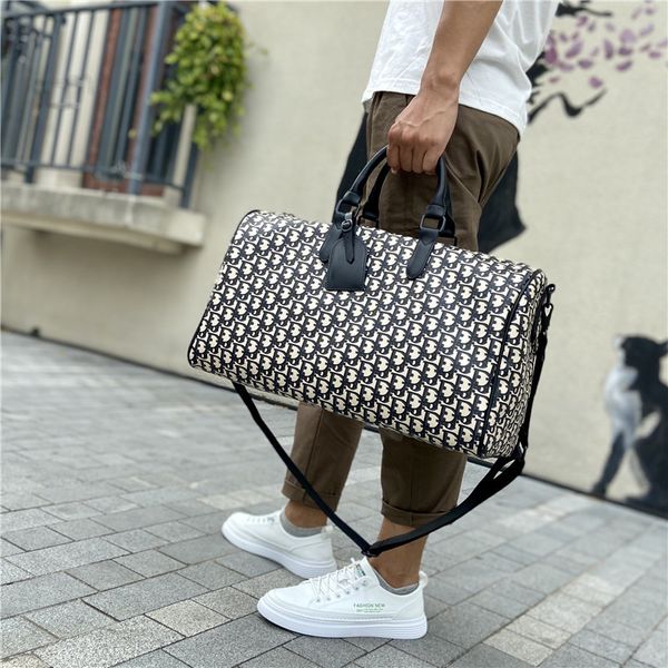 designer handbags men's hand men2021 autumn and winter new printed leather travel fashion waterproof bag
designer handbags men's hand men2021 autumn and winter new printed leather travel fashion waterproof bag