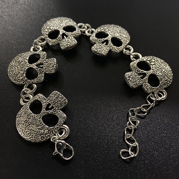 gothic skull bracelet, 5 skull link bracelets, retro exaggerated skull halloween jewelry, Black
gothic skull bracelet, 5 skull link bracelets, retro exaggerated skull halloween jewelry, Black