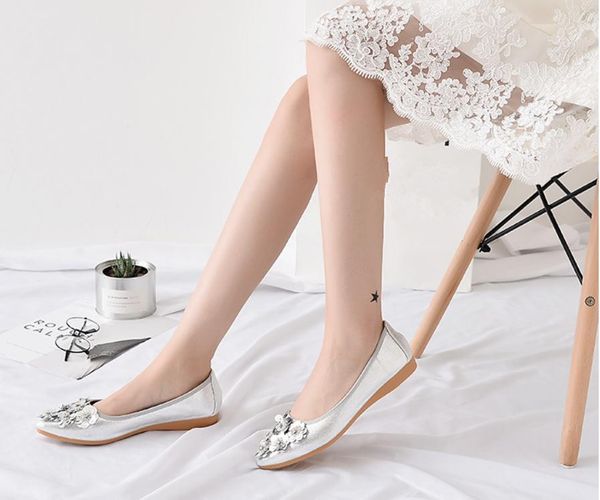 2021 spring and autumn shoes with new style fashion slope heel pointed end sequined cloth women's shoes @7009, Black
2021 spring and autumn shoes with new style fashion slope heel pointed end sequined cloth women's shoes @7009, Black