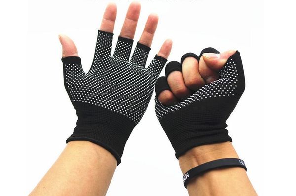 summer thin half-finger outdoor sunscreen fitness cycling cycling non-slip breathable nylon leaky five-finger gloves, Blue;gray
summer thin half-finger outdoor sunscreen fitness cycling cycling non-slip breathable nylon leaky five-finger gloves, Blue;gray