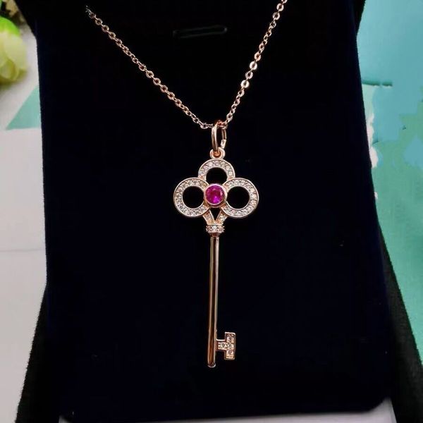 t family full key necklace 925 sterling silver plated 18k rose gold inlaid diamond key pendant clavicle chain
t family full key necklace 925 sterling silver plated 18k rose gold inlaid diamond key pendant clavicle chain
