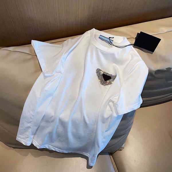 2022 factory wholesale new summer diamond inlaid cloth embroidery triangle small round neck short sleeve women's simple fashion t-shirt, White
2022 factory wholesale new summer diamond inlaid cloth embroidery triangle small round neck short sleeve women's simple fashion t-shirt, White