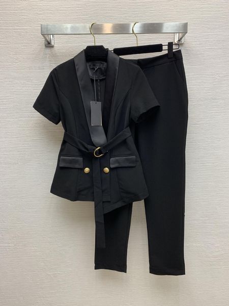 new lion head double row gold buckle belt waist v-neck short sleeve suit + capris suit, Tan;black
new lion head double row gold buckle belt waist v-neck short sleeve suit + capris suit, Tan;black