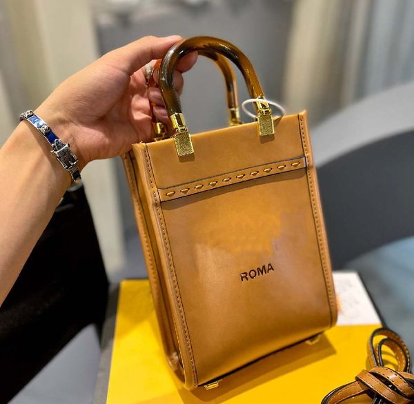 women's shoulder bag designer handbag cross body fashion with letter printed mobile phone bags diagonal handbags
women's shoulder bag designer handbag cross body fashion with letter printed mobile phone bags diagonal handbags