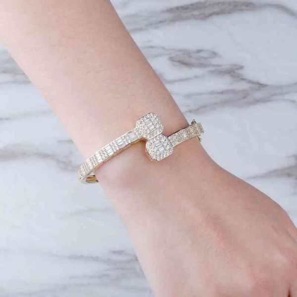 luxury iced out square cz diamond baguette bracelet cuban link chain c cuff bracelets&bangl gift jewelry, Golden;silver
luxury iced out square cz diamond baguette bracelet cuban link chain c cuff bracelets&bangl gift jewelry, Golden;silver