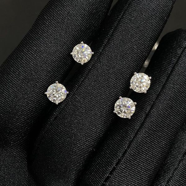 stud mosangnai real gold 14k white fashion earring women 1.0 carat brilliant cut moissanite diamond jewelry, Golden;silver
stud mosangnai real gold 14k white fashion earring women 1.0 carat brilliant cut moissanite diamond jewelry, Golden;silver
