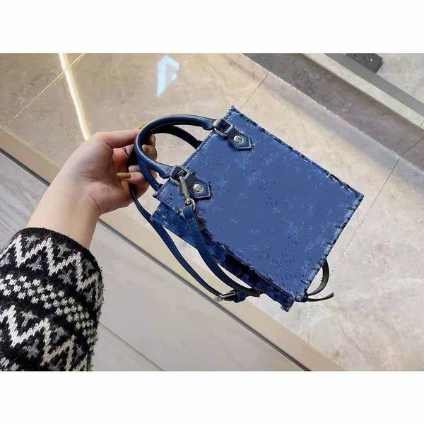 2021 women's fashion bucket bag genuine leather shoulder bag classic design crossbody bags lady handbags more colors g16, Black
2021 women's fashion bucket bag genuine leather shoulder bag classic design crossbody bags lady handbags more colors g16, Black