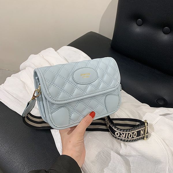 factory outlet design 2021 new korean embroidered silk ribbon contrast color small square bag single shoulder oblique cross fashion
factory outlet design 2021 new korean embroidered silk ribbon contrast color small square bag single shoulder oblique cross fashion