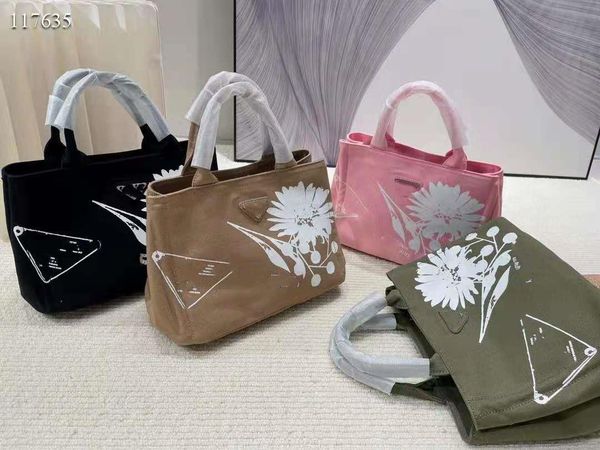 designer women's single shoulder tote canvas bag size: 30cm
designer women's single shoulder tote canvas bag size: 30cm