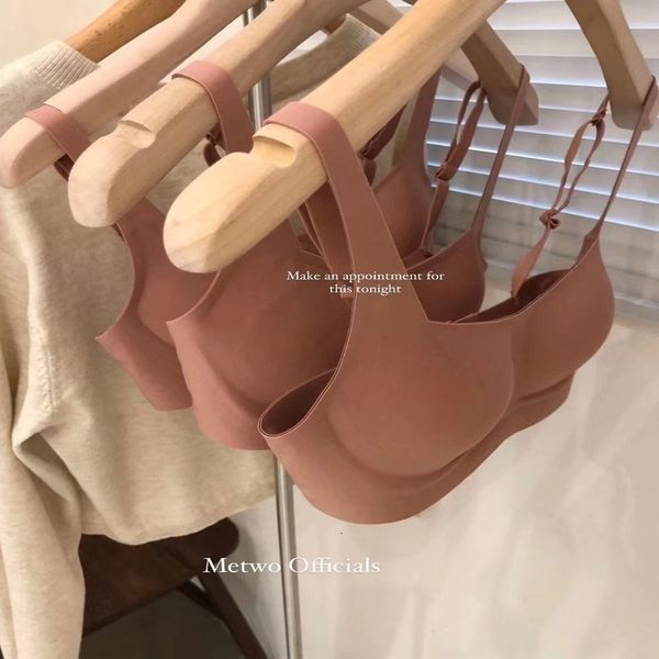 french small metwo square collar underwear women's no steel ring thin line air bra, Red;black
french small metwo square collar underwear women's no steel ring thin line air bra, Red;black