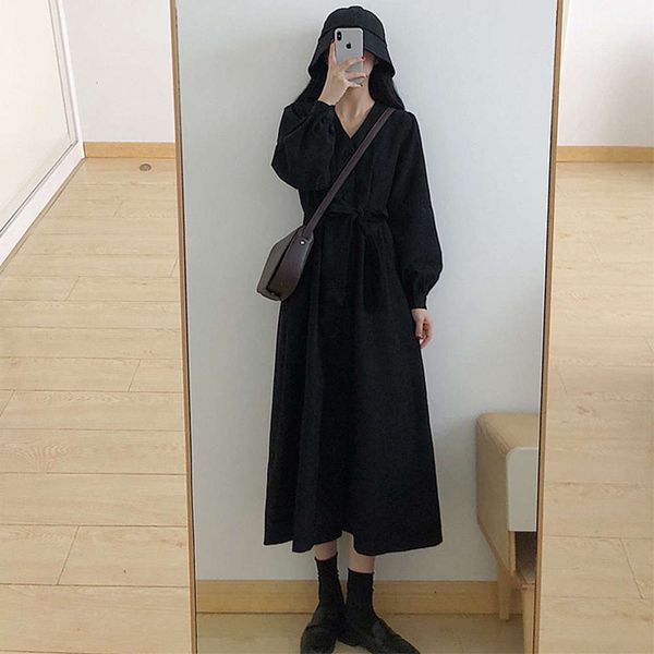 black corduroy spring autumn long sleeve long knee temperament v-neck small black, White;black
black corduroy spring autumn long sleeve long knee temperament v-neck small black, White;black