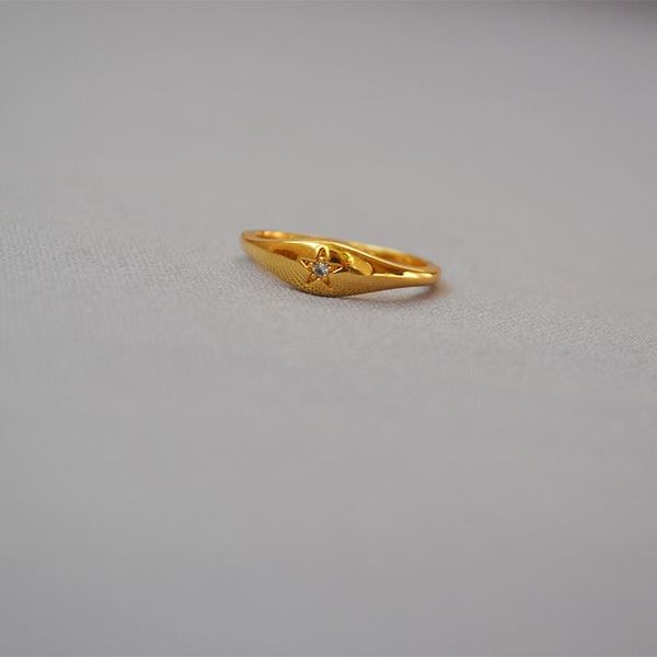 wedding rings exquisite personality temperament flash golden small ring all-match female, Slivery;golden
wedding rings exquisite personality temperament flash golden small ring all-match female, Slivery;golden